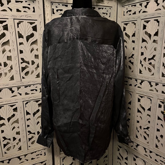 WHITE STAG SENSATIONAL SILKY SHINY BLACK BUTTON WITH COLLAR LONG SLEEVE TOP - Picture 5 of 7